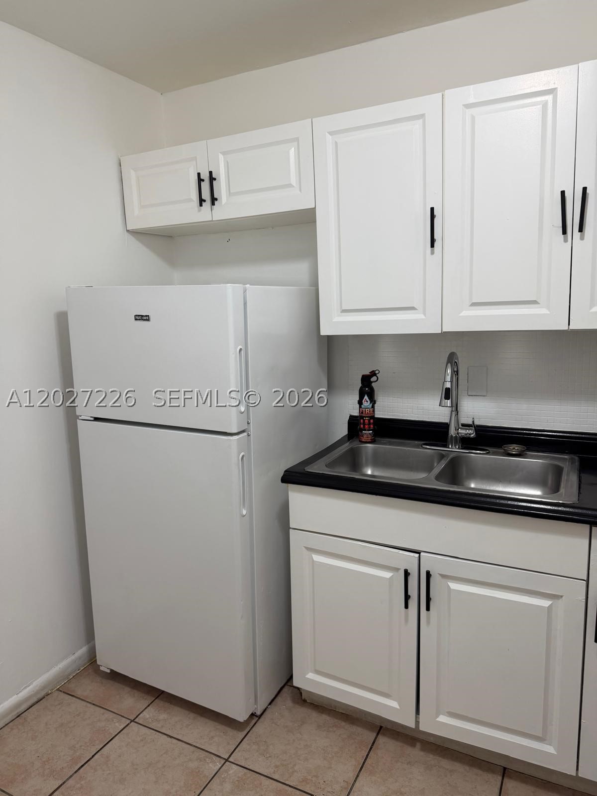 OLA CONDO - Residential Lease