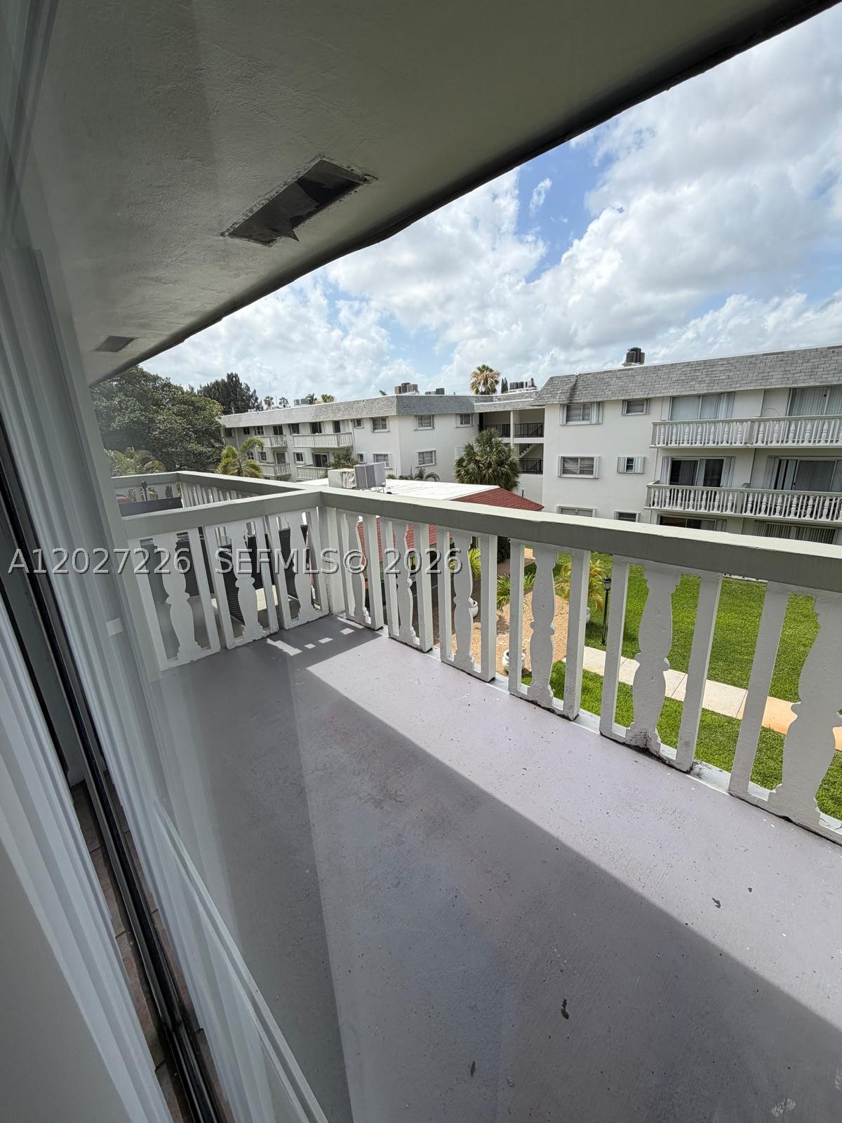 OLA CONDO - Residential Lease