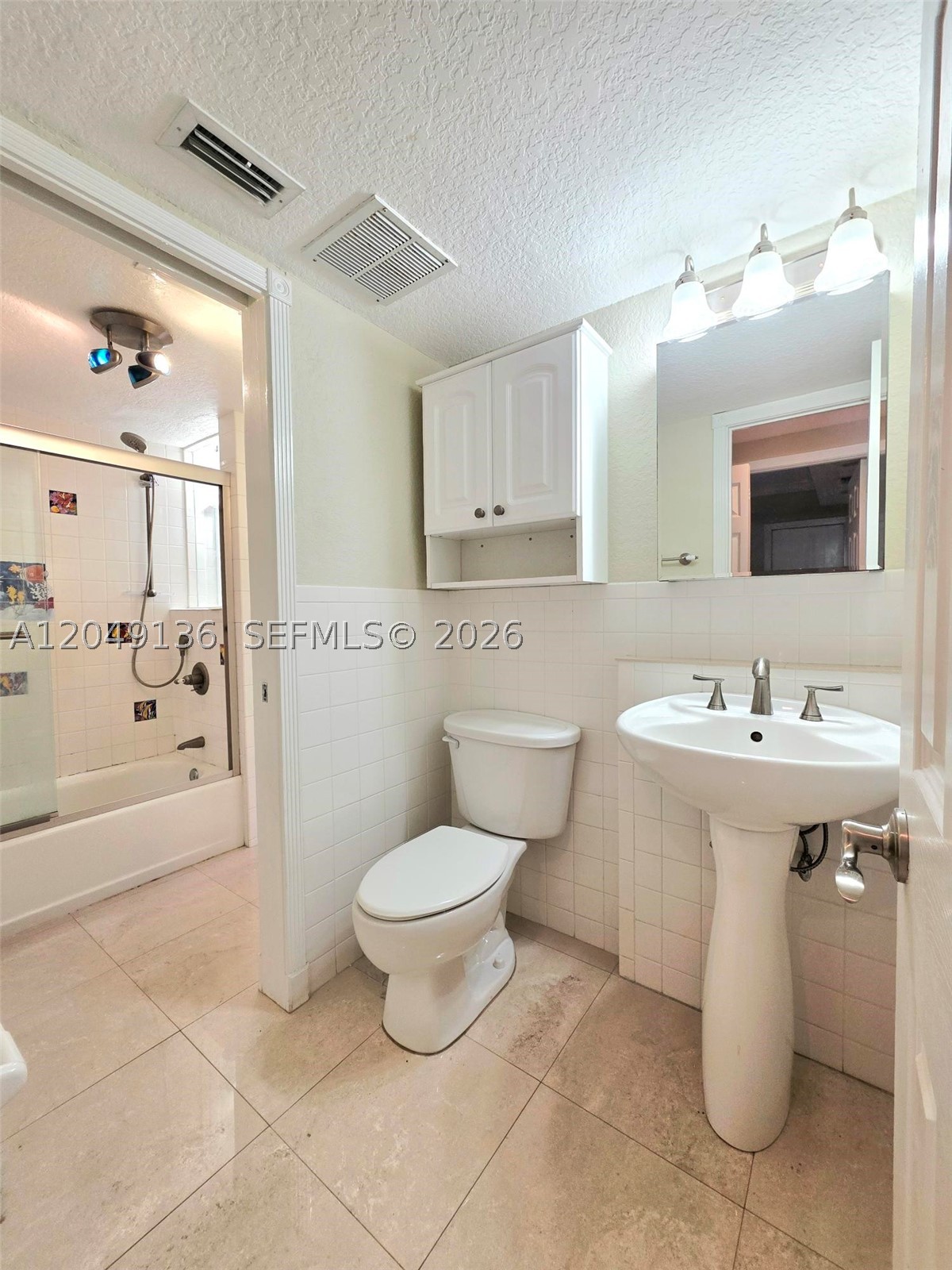 MOORING CONDO AT PINE CRE - Residential Lease