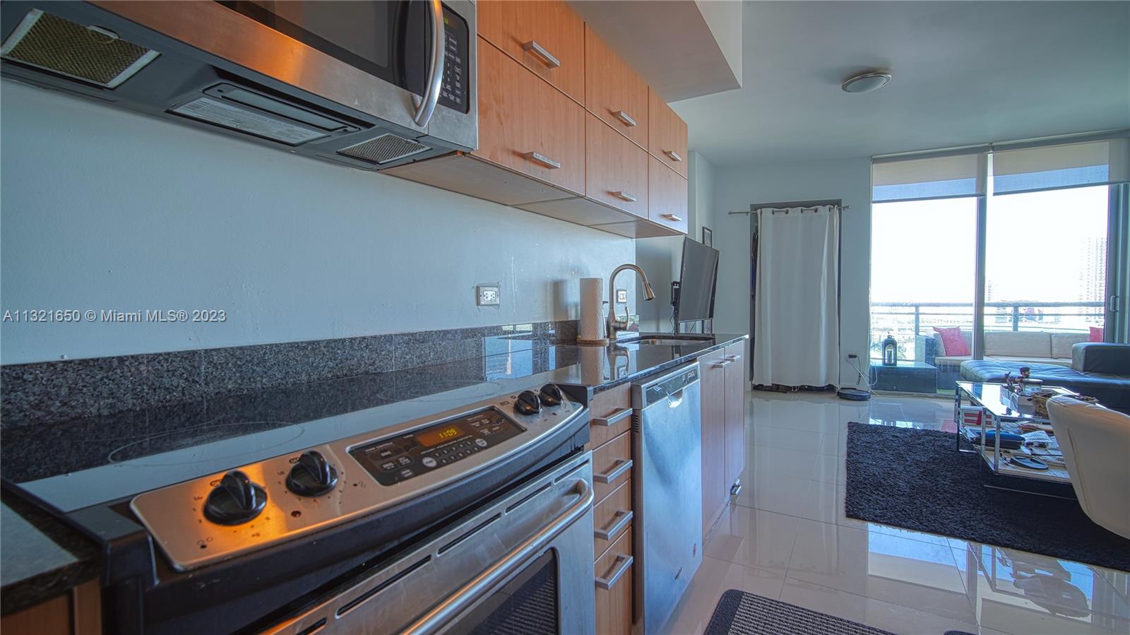 WIND CONDO - Residential Lease