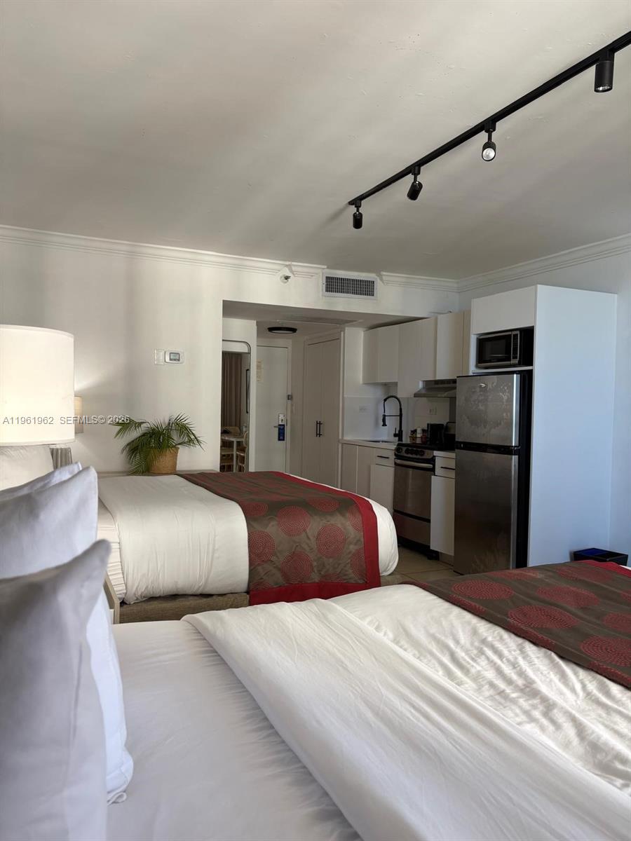 THE AVENTURA BEACH CLUB C - Residential