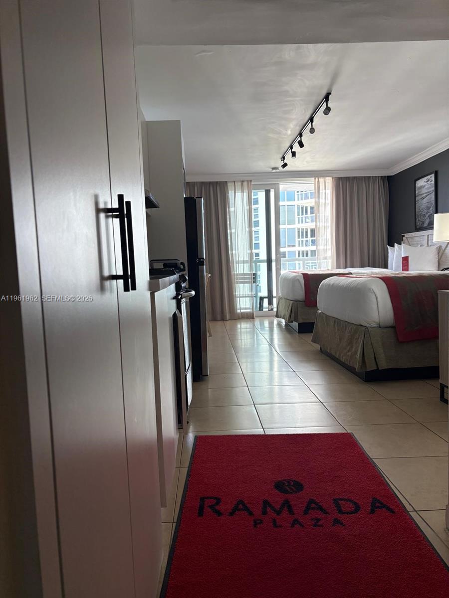 THE AVENTURA BEACH CLUB C - Residential