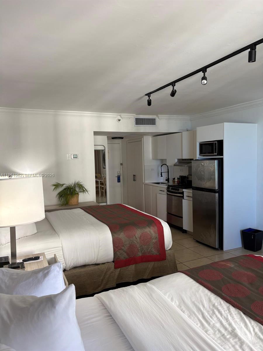 THE AVENTURA BEACH CLUB C - Residential
