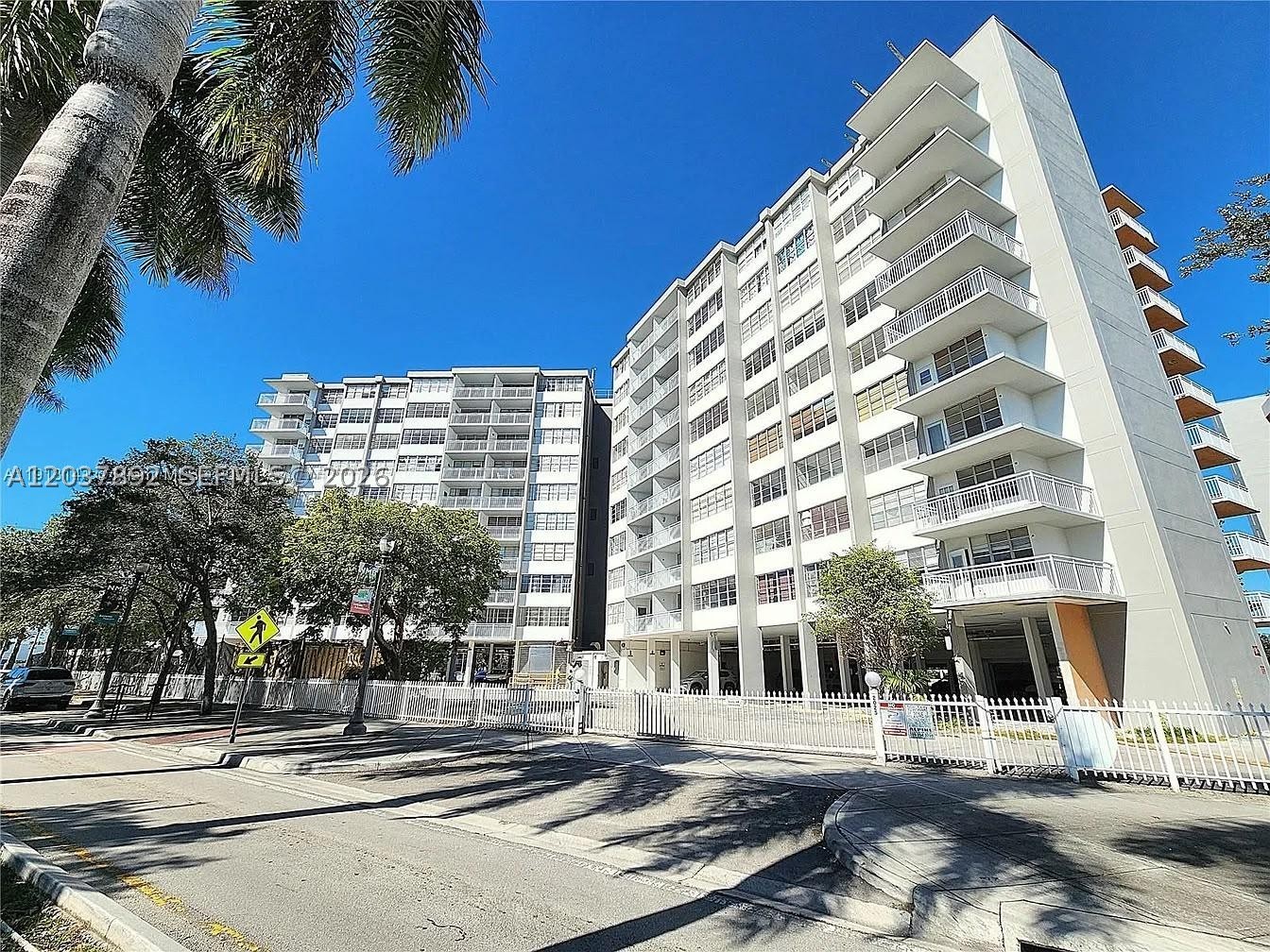 SPACIOUS AND BRIGHT 1 BED 1.5 BATH APARTMENT WITH CANAL VIEWS. WITH TILE FLOORS THROUGHOUT. COMPLETED REMODELD UNIT. NEW KITCHEN WITH NEW STAINLESS STEEL APPLIANCES. SPACIOUS BALCONY WITH POOL AND CANAL VIEWS. ONE ASSIGNED PARKING. THE BUILDING HAS SECURE ENTRANCE . WITH WASHER AND DRYER IN EACH FLOOR. THE ASSOCIATION REQUIERE GOOD CREDIT SCORE. YOU CAN MOVE IN WITH FIRST AND TWO MONTHS SECURITY DEPOSIT. AVAILABLE 08.15.26. The unit is on Lockbox