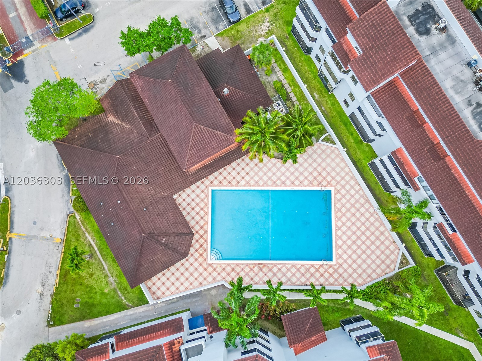 VERABELLA FALLS CONDO - Residential Lease
