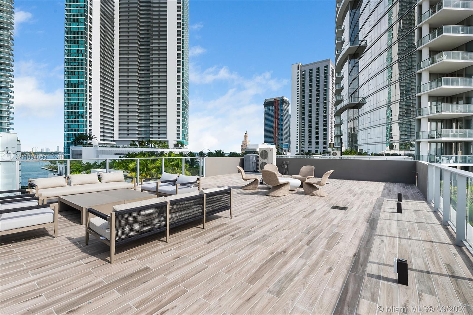 PARAMOUNT MIAMI WORLDCENTE - Residential