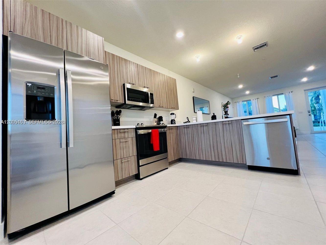 LANDMARK AT DORAL - Residential