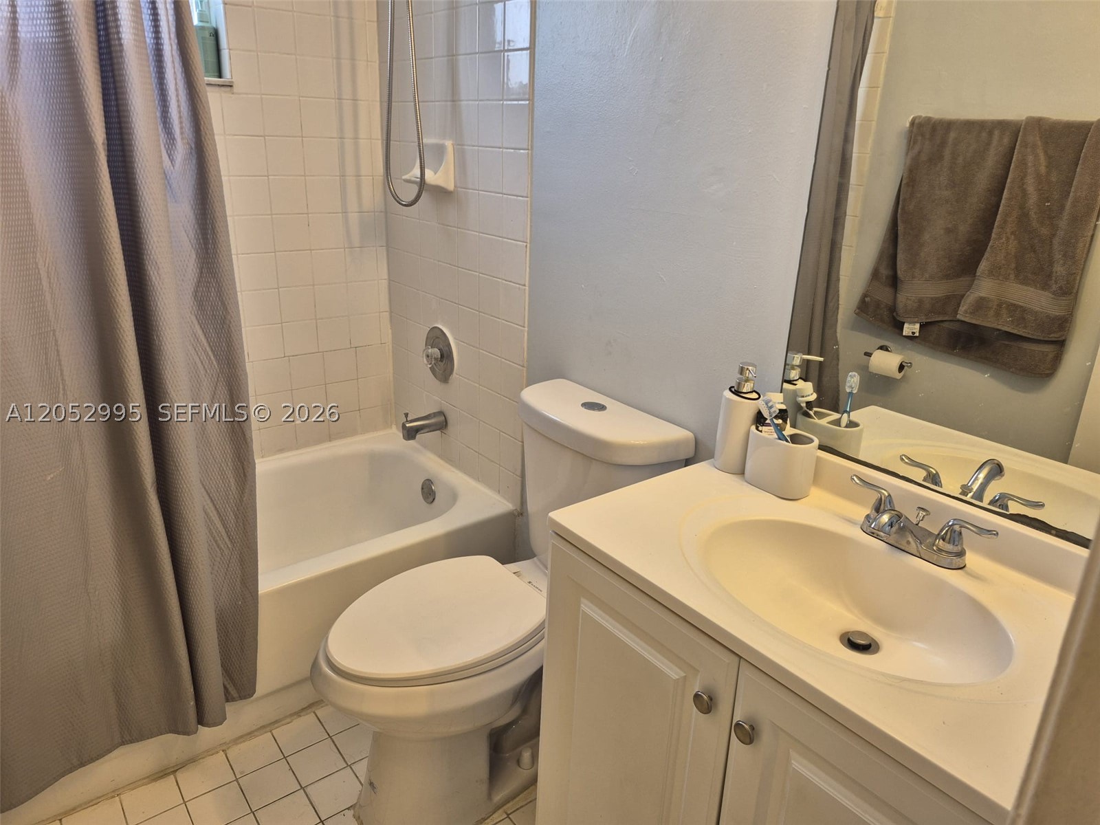 EL PRADO XV CONDO - Residential Lease