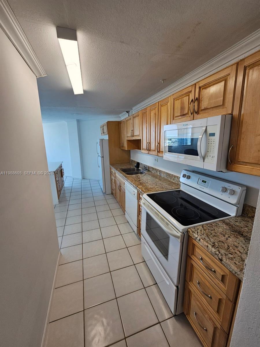 BURLEIGH HOUSE CONDO - Residential