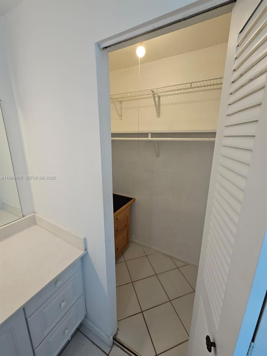 BURLEIGH HOUSE CONDO - Residential
