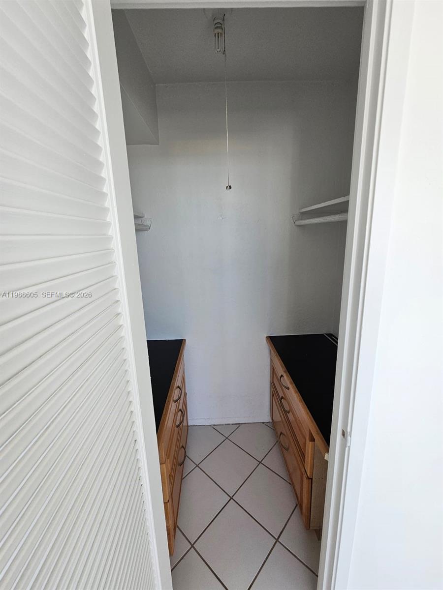 BURLEIGH HOUSE CONDO - Residential