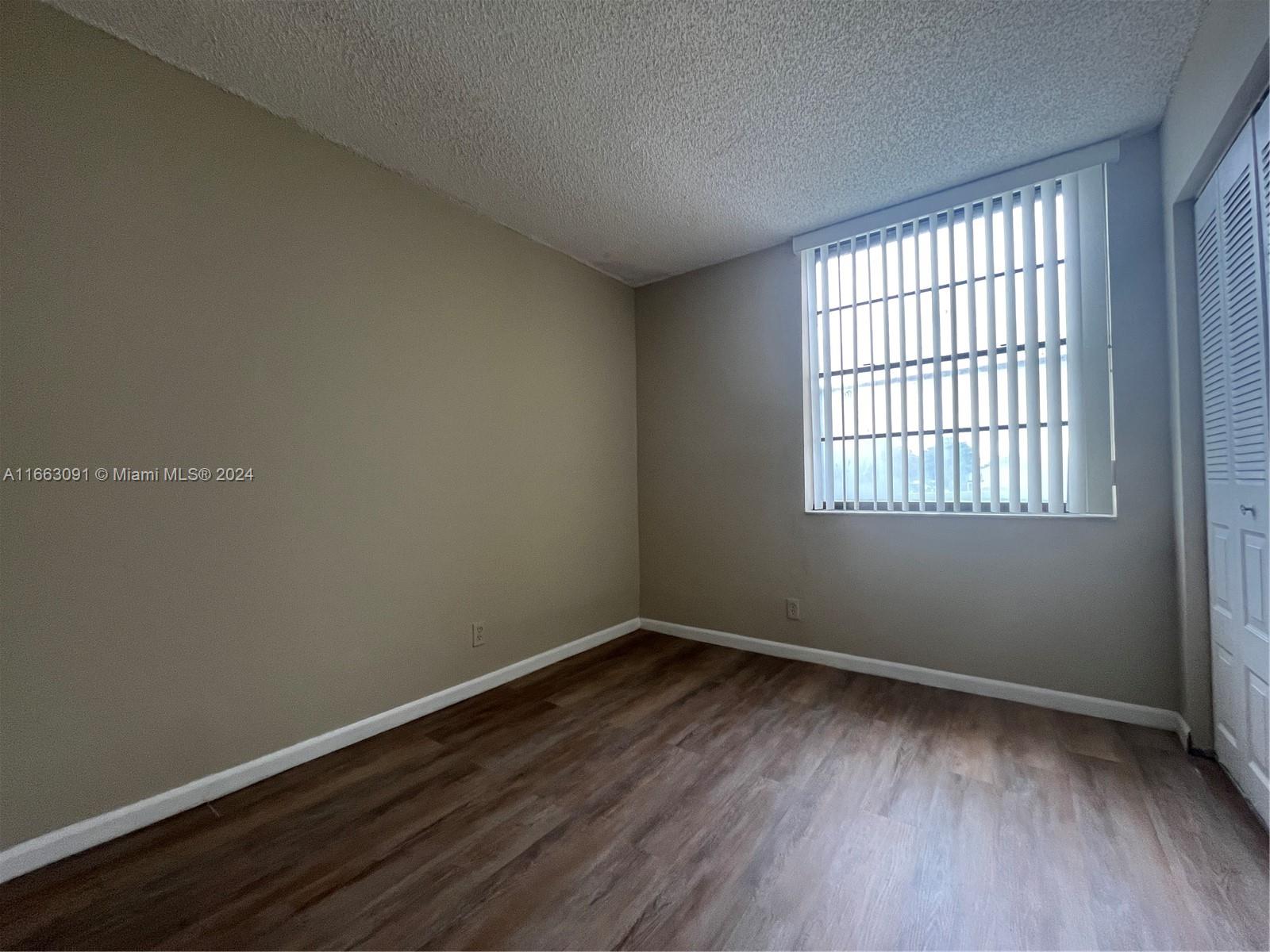 LAKE POINTE CONDOMINIUM N - Residential Lease