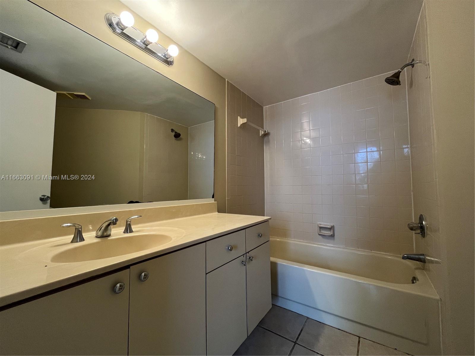 LAKE POINTE CONDOMINIUM N - Residential Lease