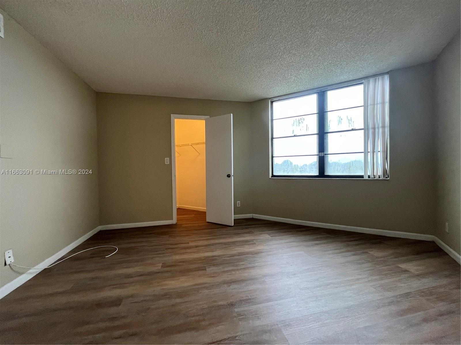 LAKE POINTE CONDOMINIUM N - Residential Lease