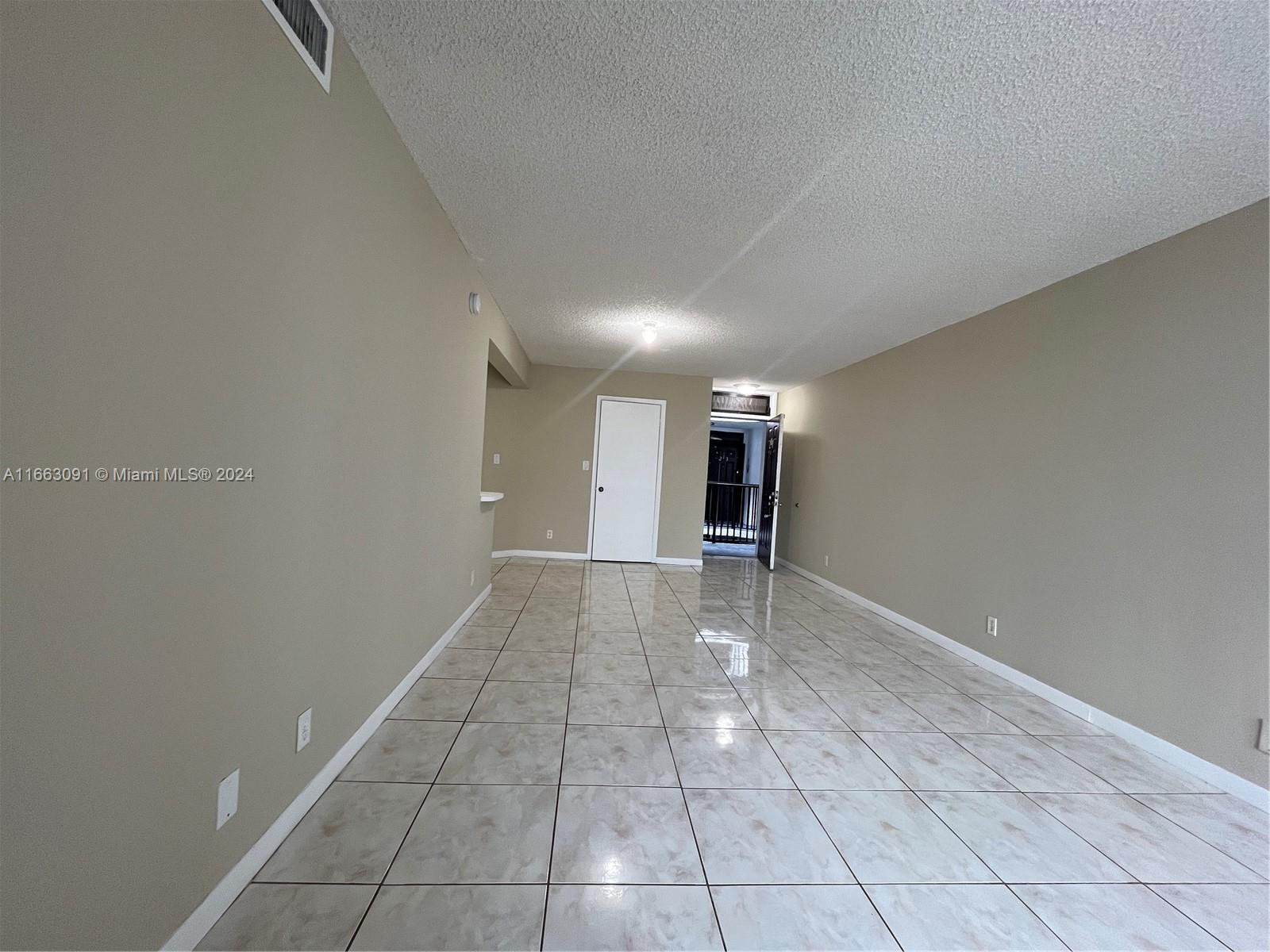 LAKE POINTE CONDOMINIUM N - Residential Lease