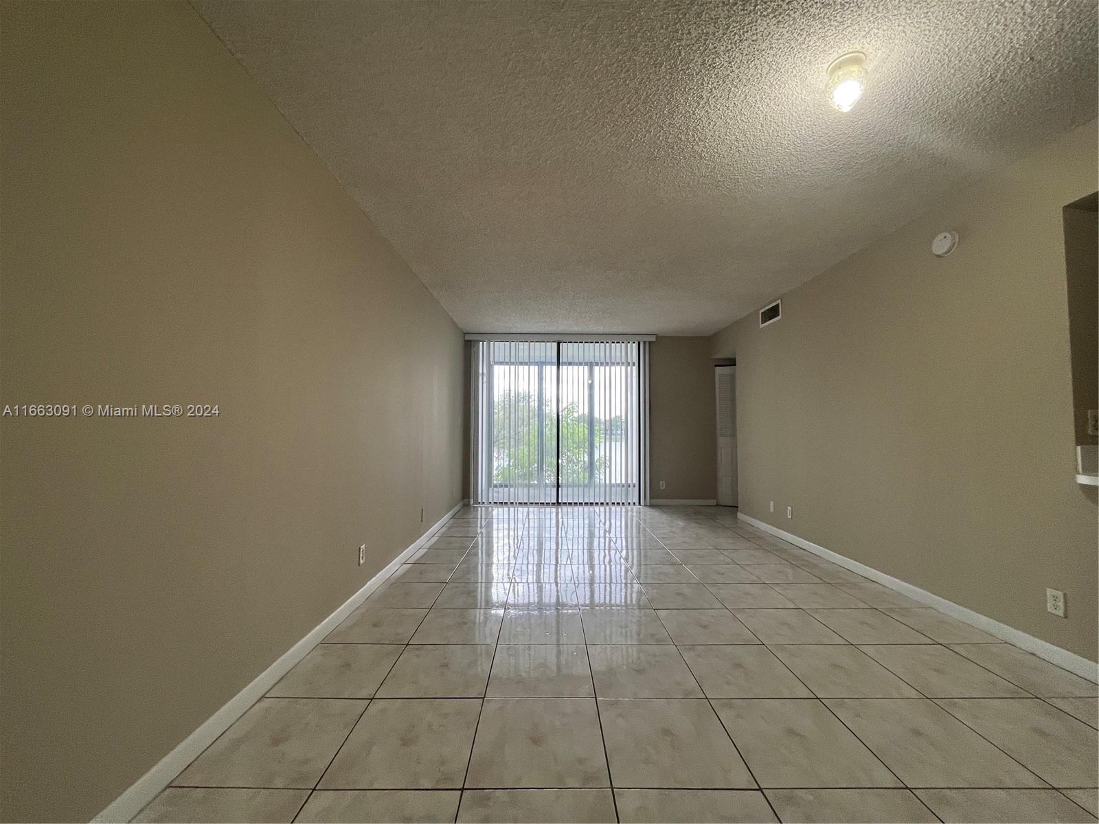 LAKE POINTE CONDOMINIUM N - Residential Lease