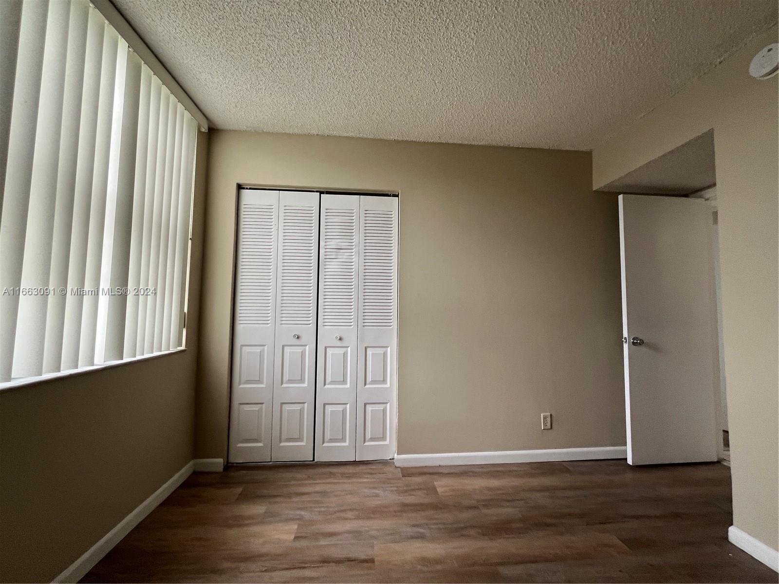 LAKE POINTE CONDOMINIUM N - Residential Lease