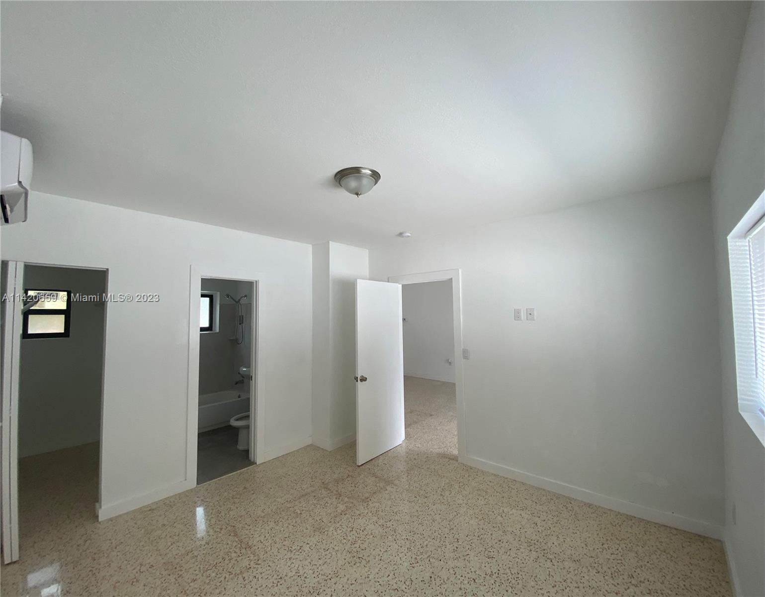 DIXIE HIGHWAY TRACK - Residential Lease