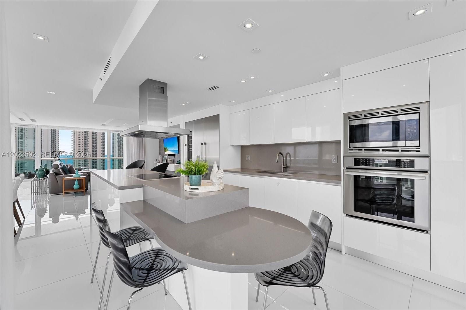 OCEANIA V CONDO - Residential