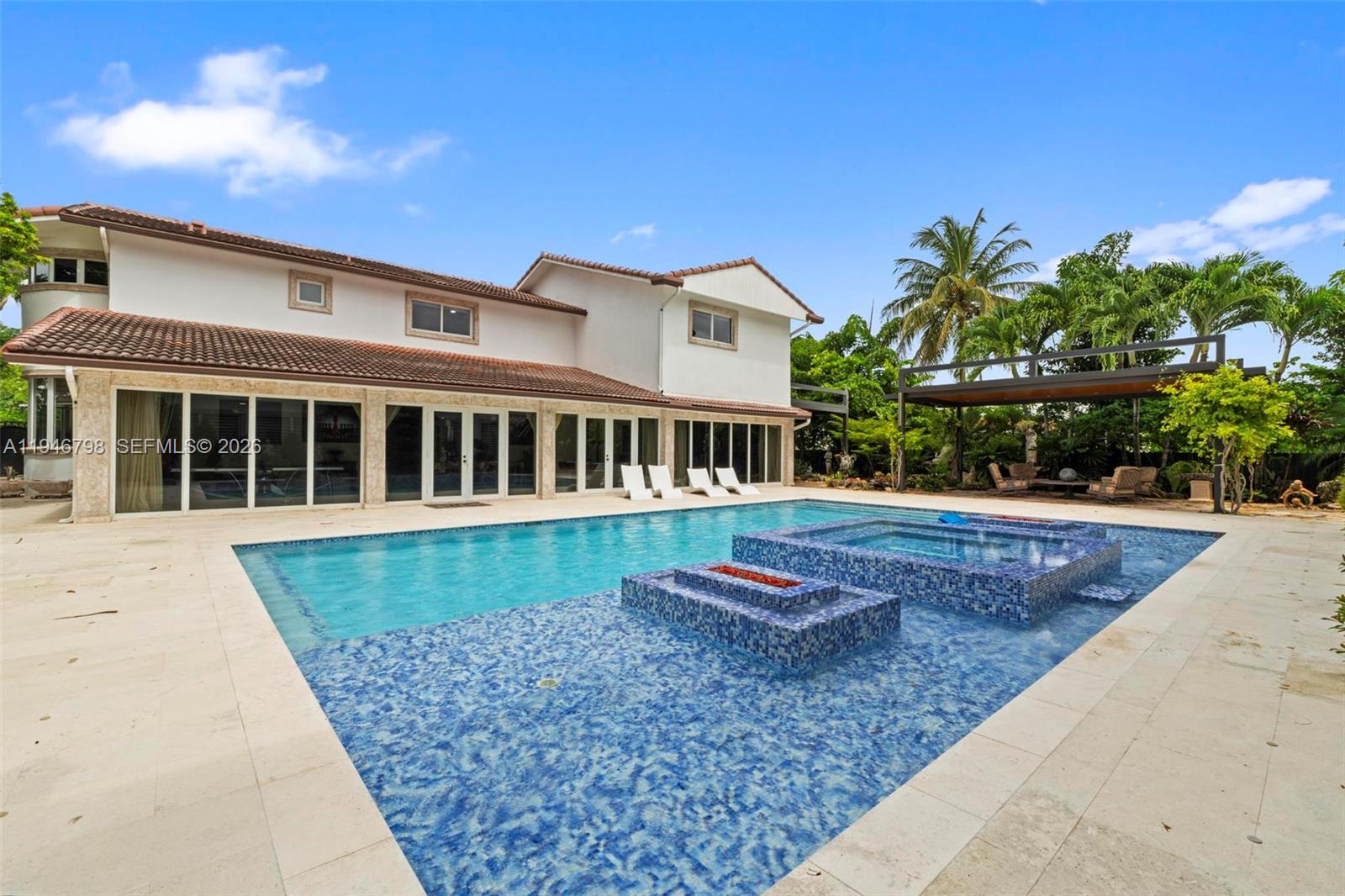 SWEETWATER ESTS SUB - Residential