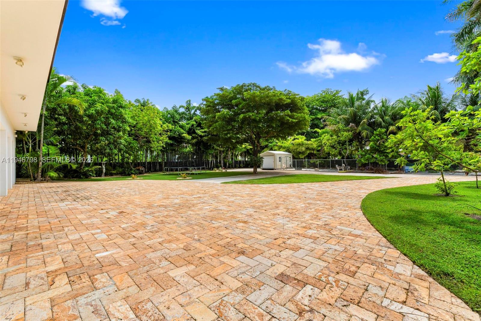 SWEETWATER ESTS SUB - Residential