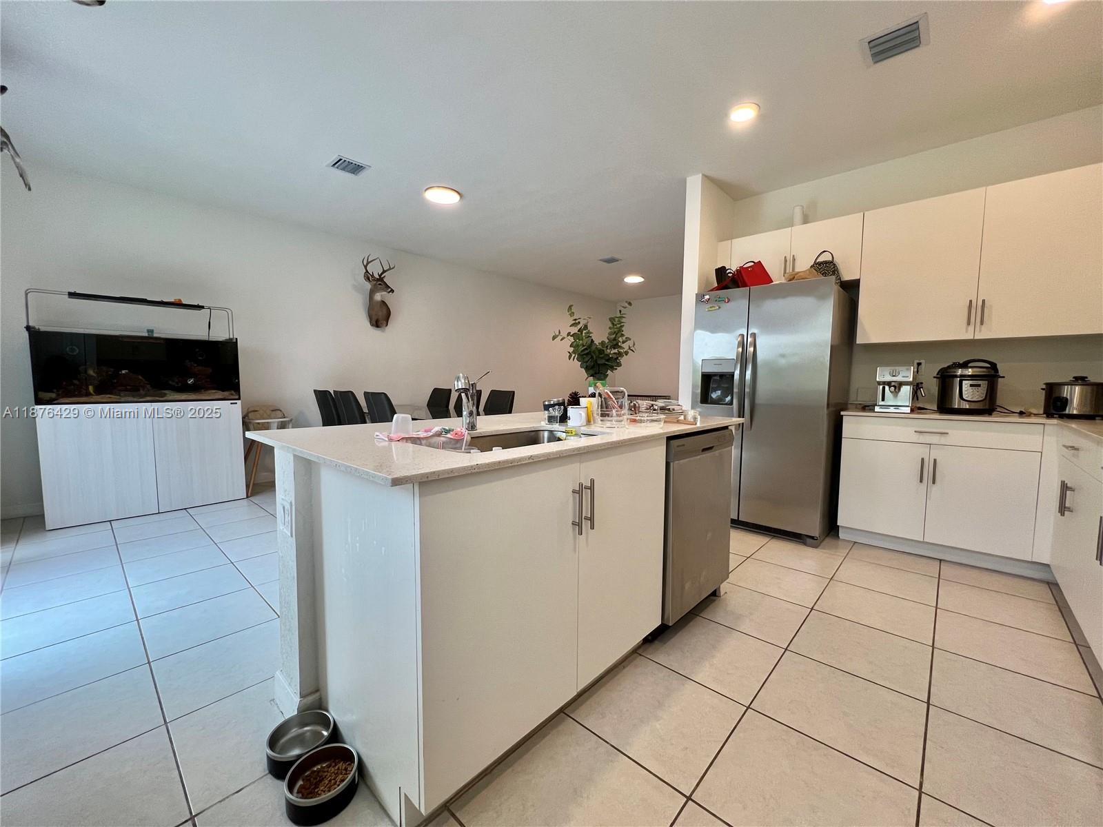 PINE ISLE - Residential Lease