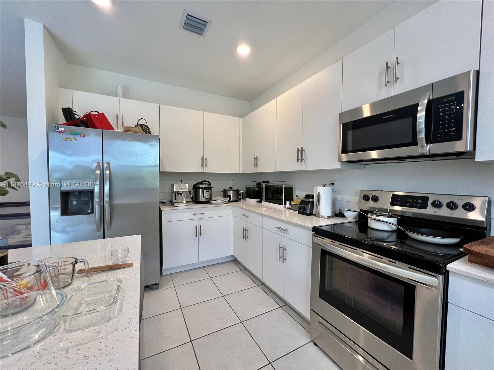 PINE ISLE - Residential Lease