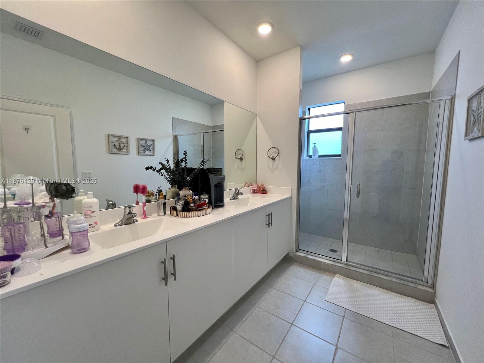 PINE ISLE - Residential Lease