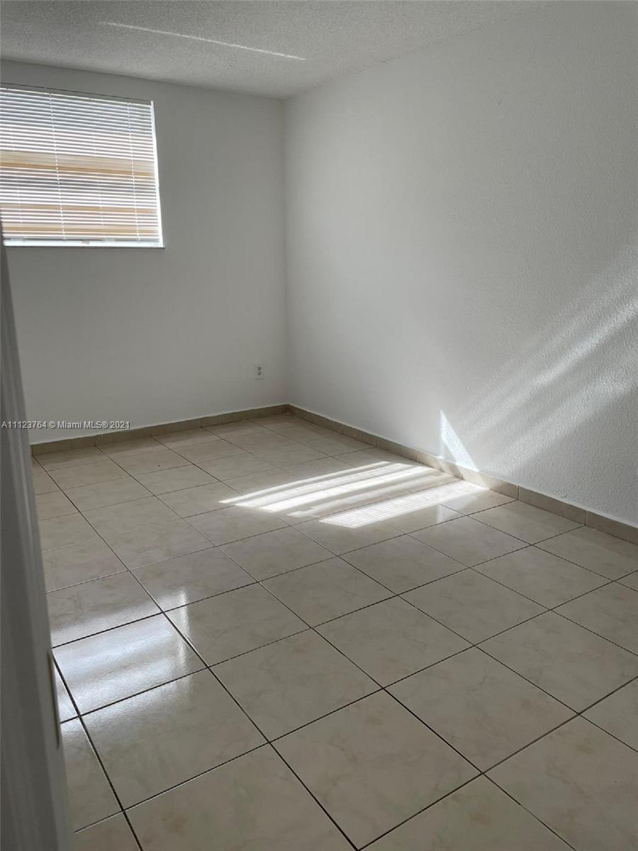 LAS ESTRELLAS CONDO - Residential Lease