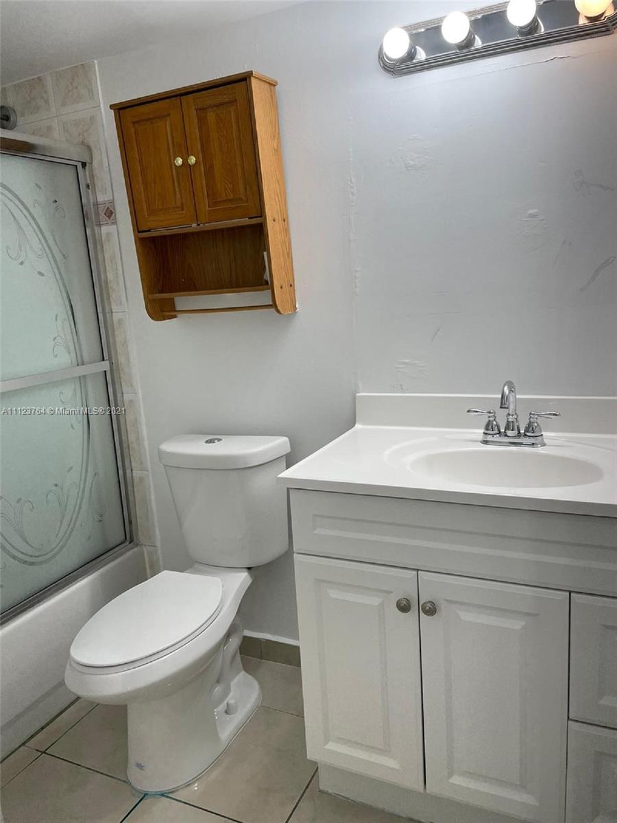 LAS ESTRELLAS CONDO - Residential Lease