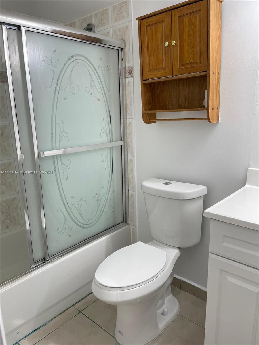 LAS ESTRELLAS CONDO - Residential Lease
