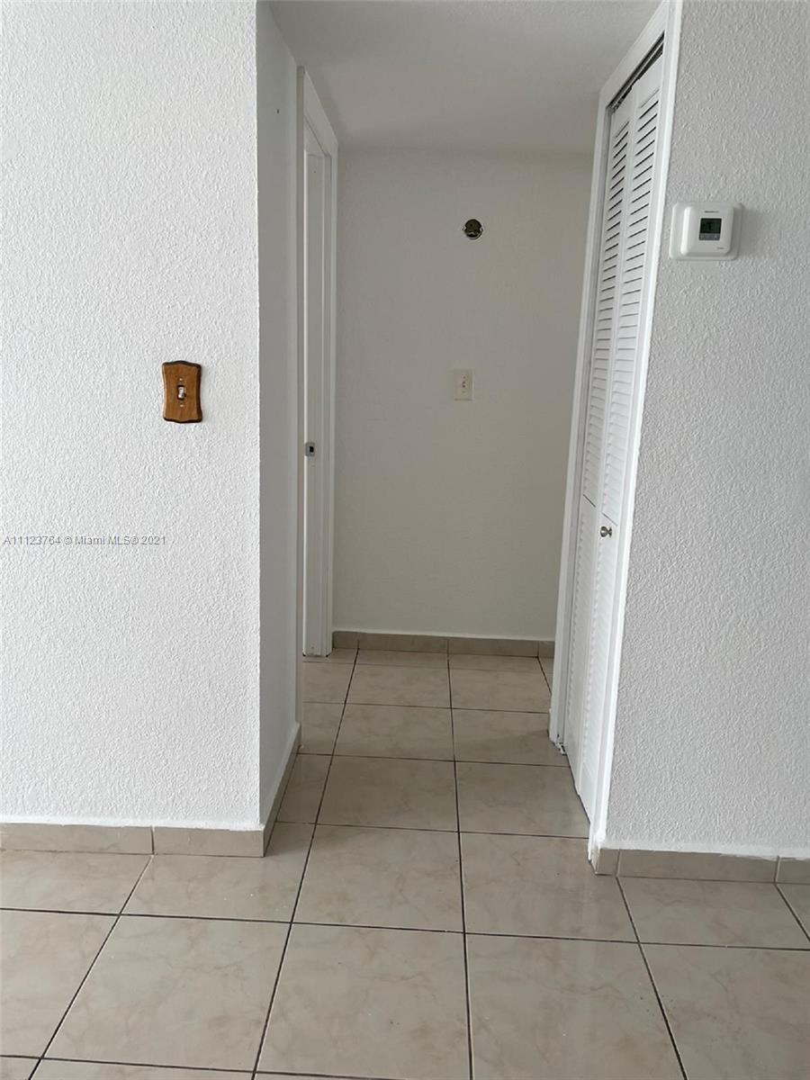 LAS ESTRELLAS CONDO - Residential Lease