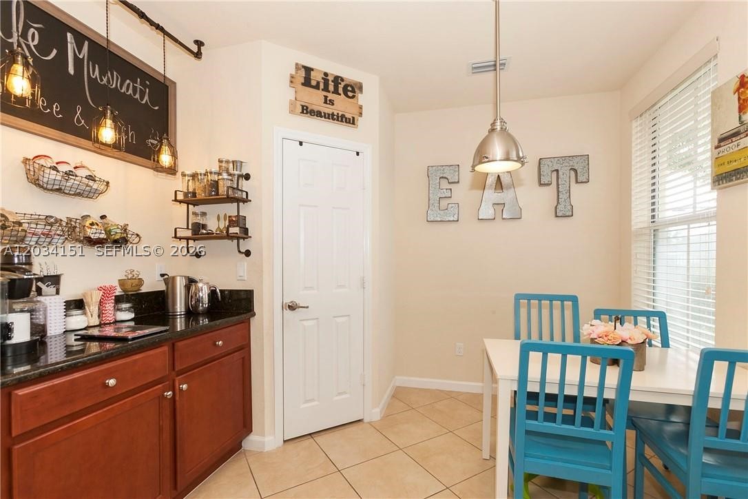 PALOMA LAKES PLAT - Residential Lease