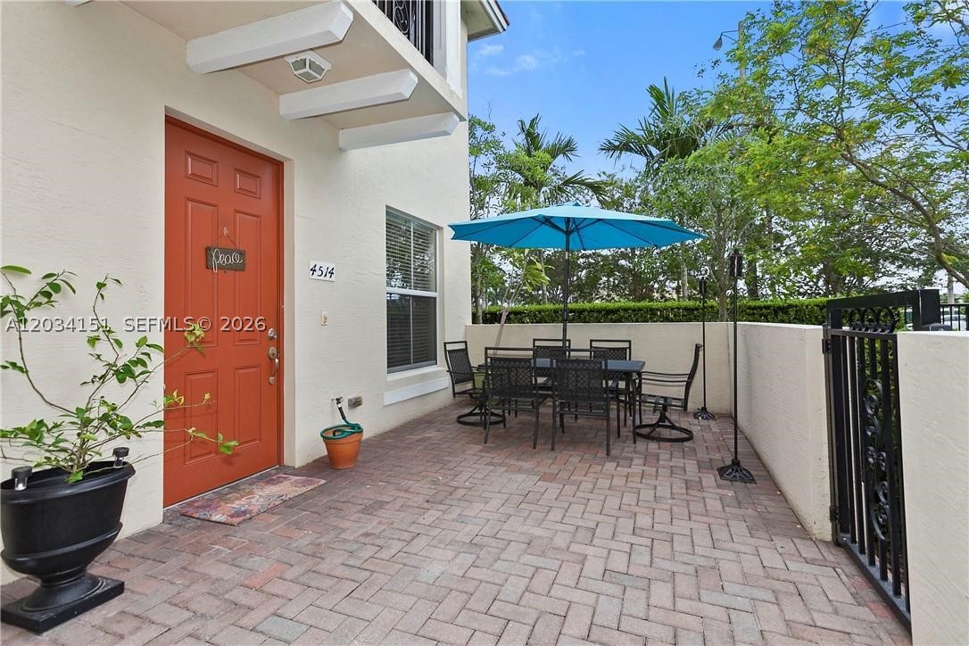 PALOMA LAKES PLAT - Residential Lease