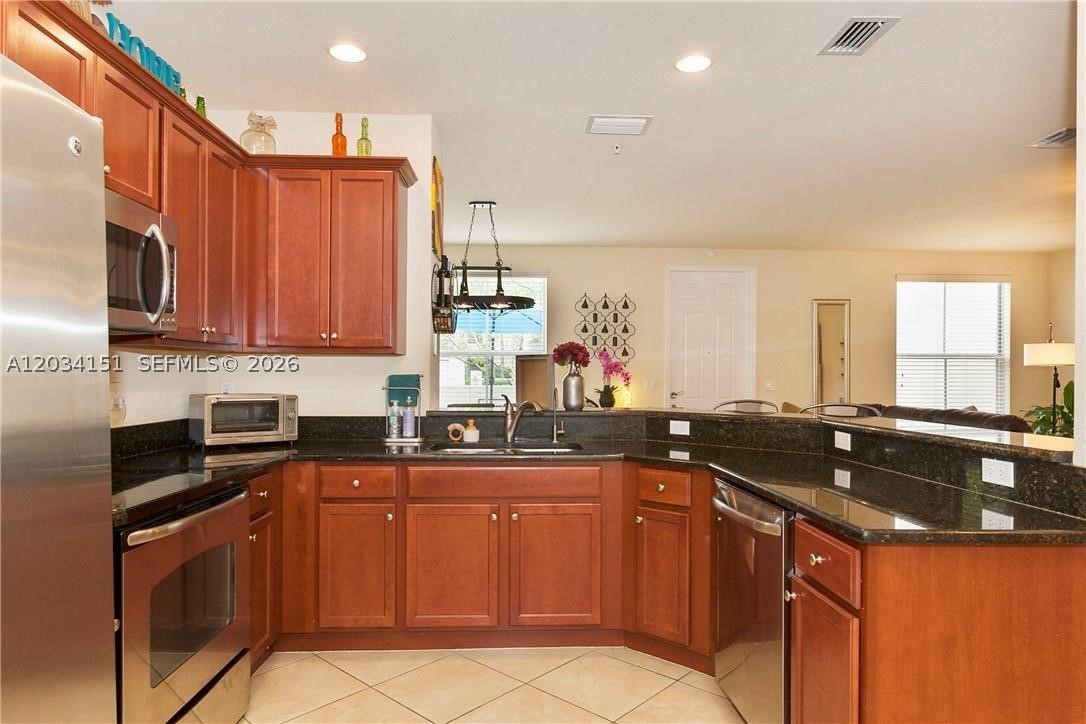 PALOMA LAKES PLAT - Residential Lease