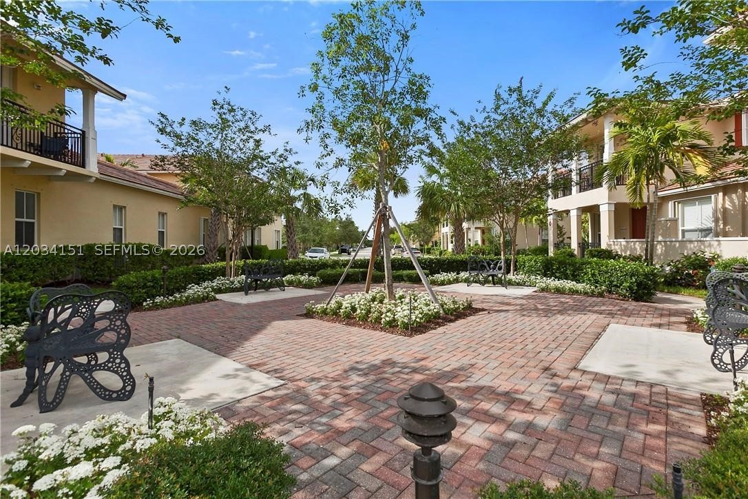 PALOMA LAKES PLAT - Residential Lease