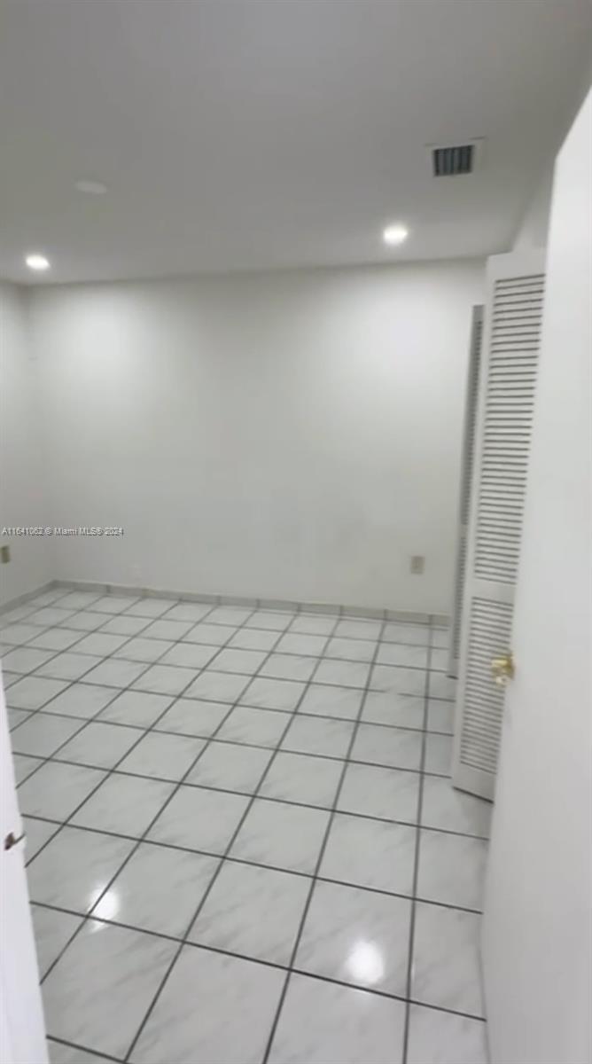 S MIAMI HEIGHTS ADDN C - Residential Lease