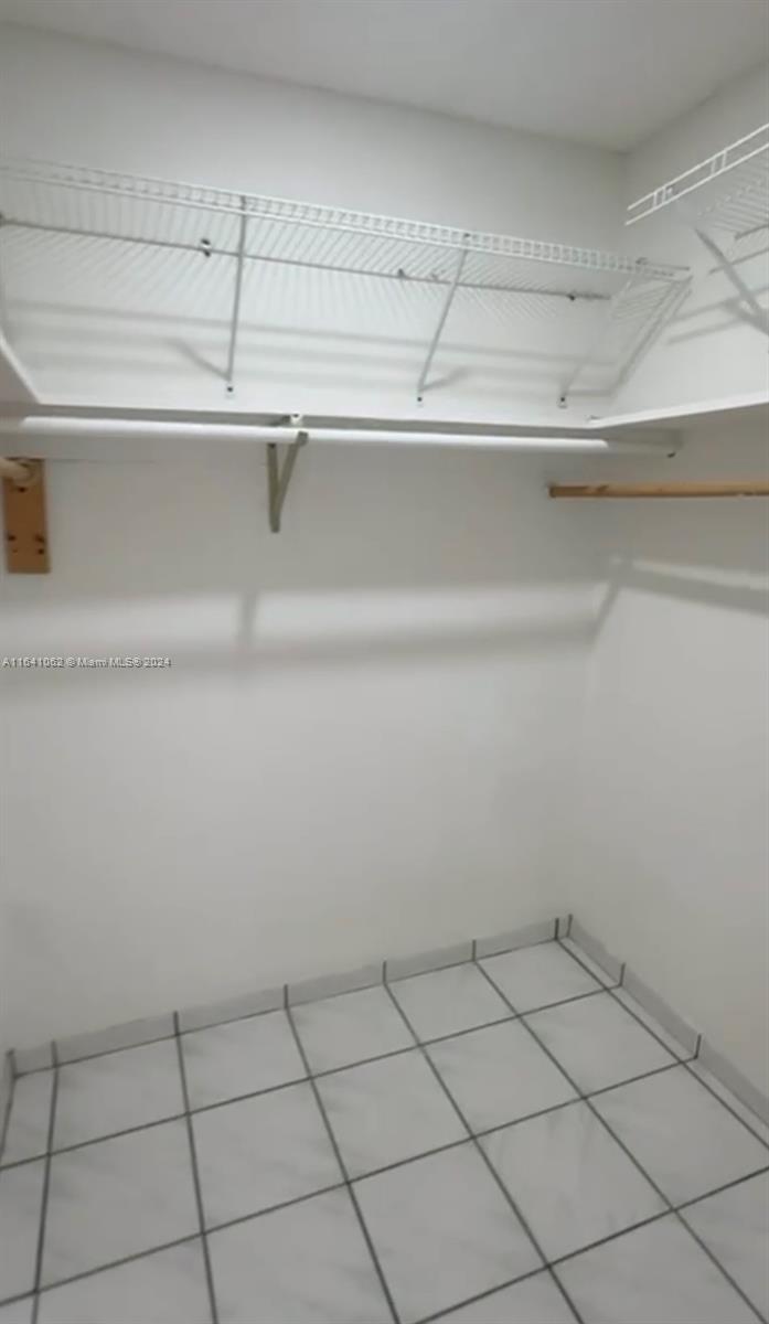 S MIAMI HEIGHTS ADDN C - Residential Lease