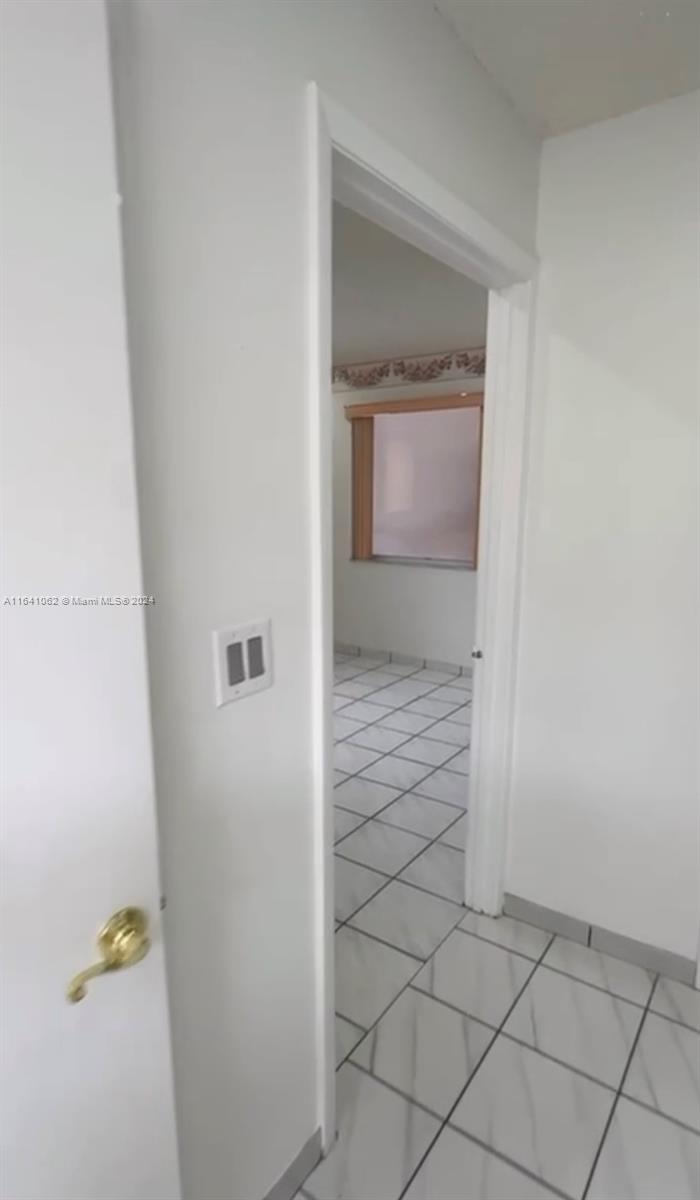 S MIAMI HEIGHTS ADDN C - Residential Lease