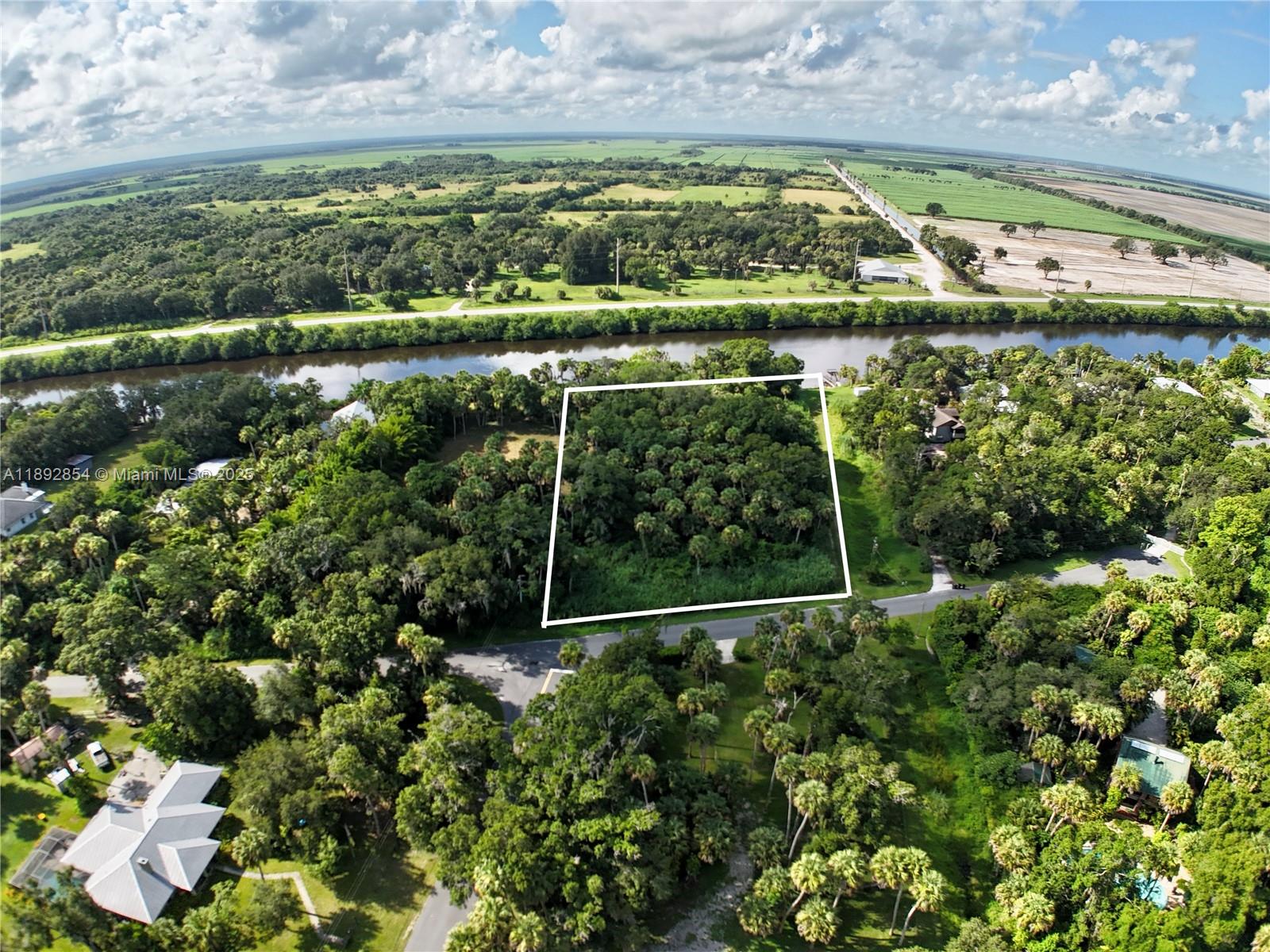 PALM OAK ESTATES - Land