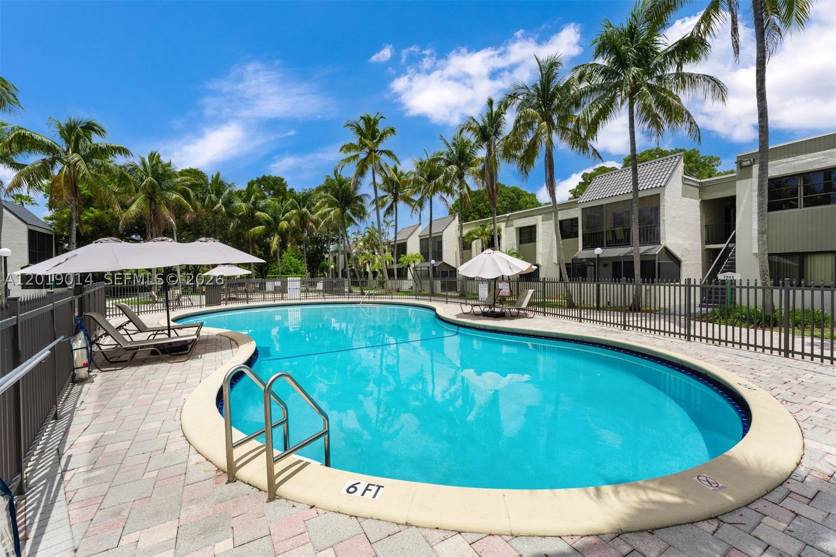 VENETIAN PALMS CONDO - Residential Lease