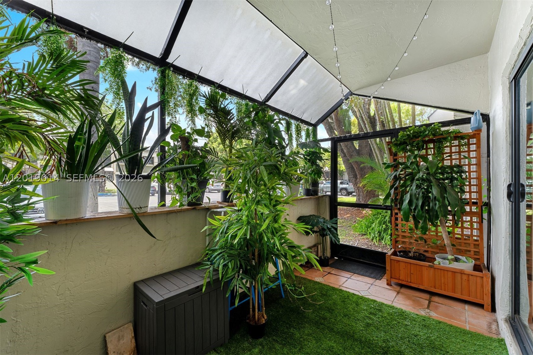 VENETIAN PALMS CONDO - Residential Lease