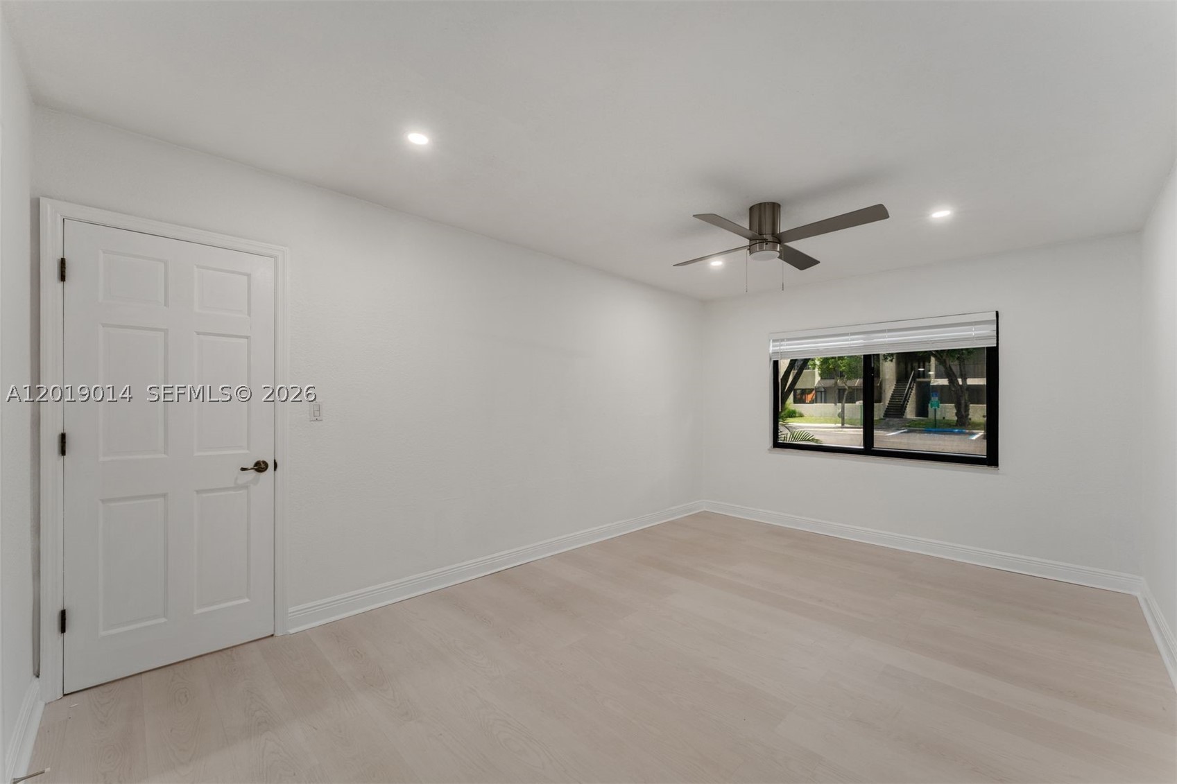 VENETIAN PALMS CONDO - Residential Lease
