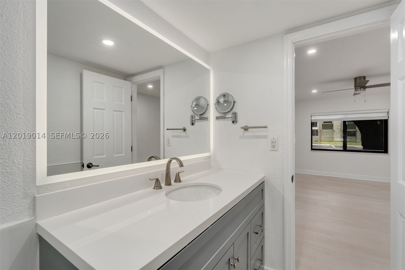 VENETIAN PALMS CONDO - Residential Lease