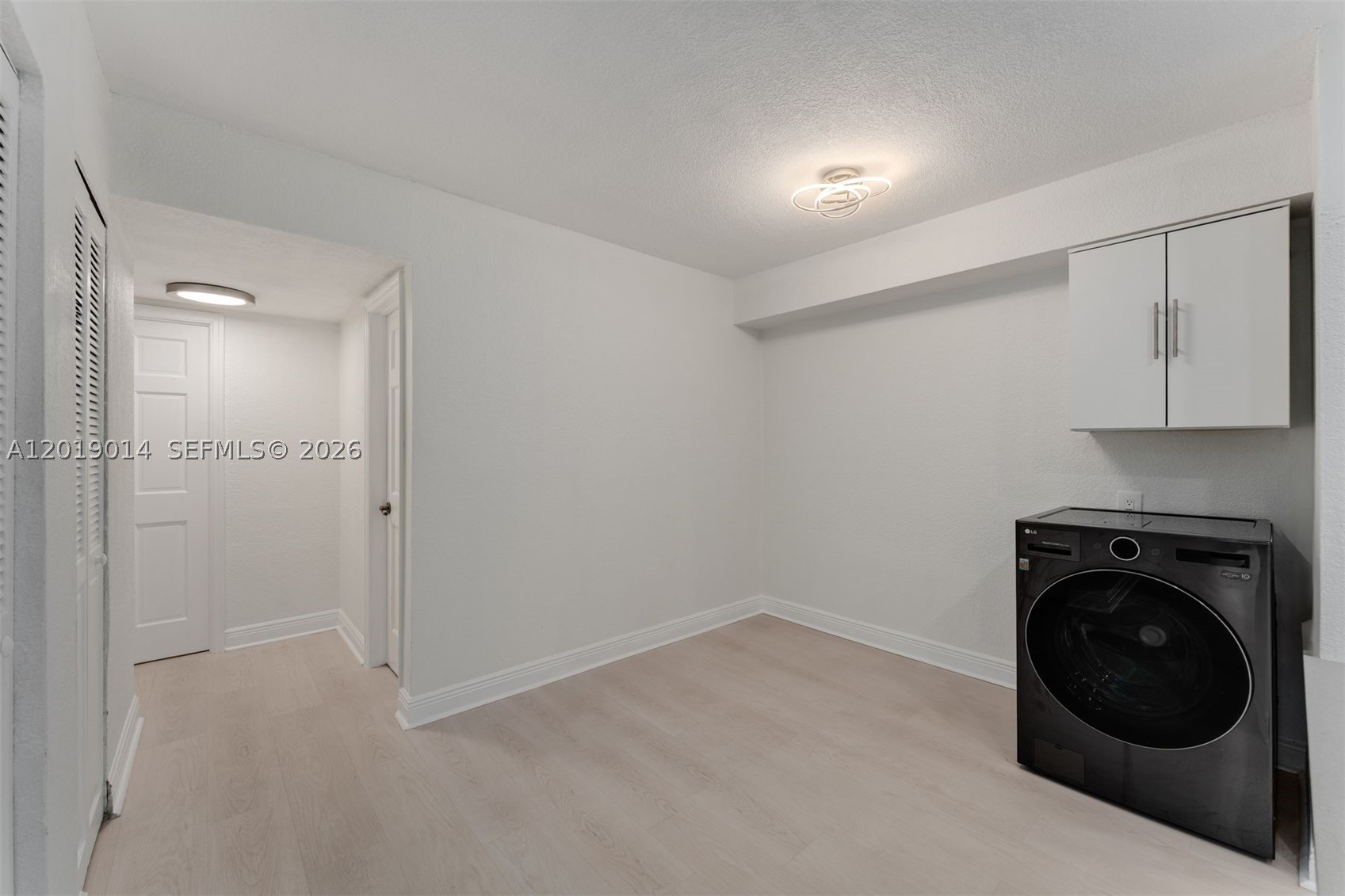 VENETIAN PALMS CONDO - Residential Lease