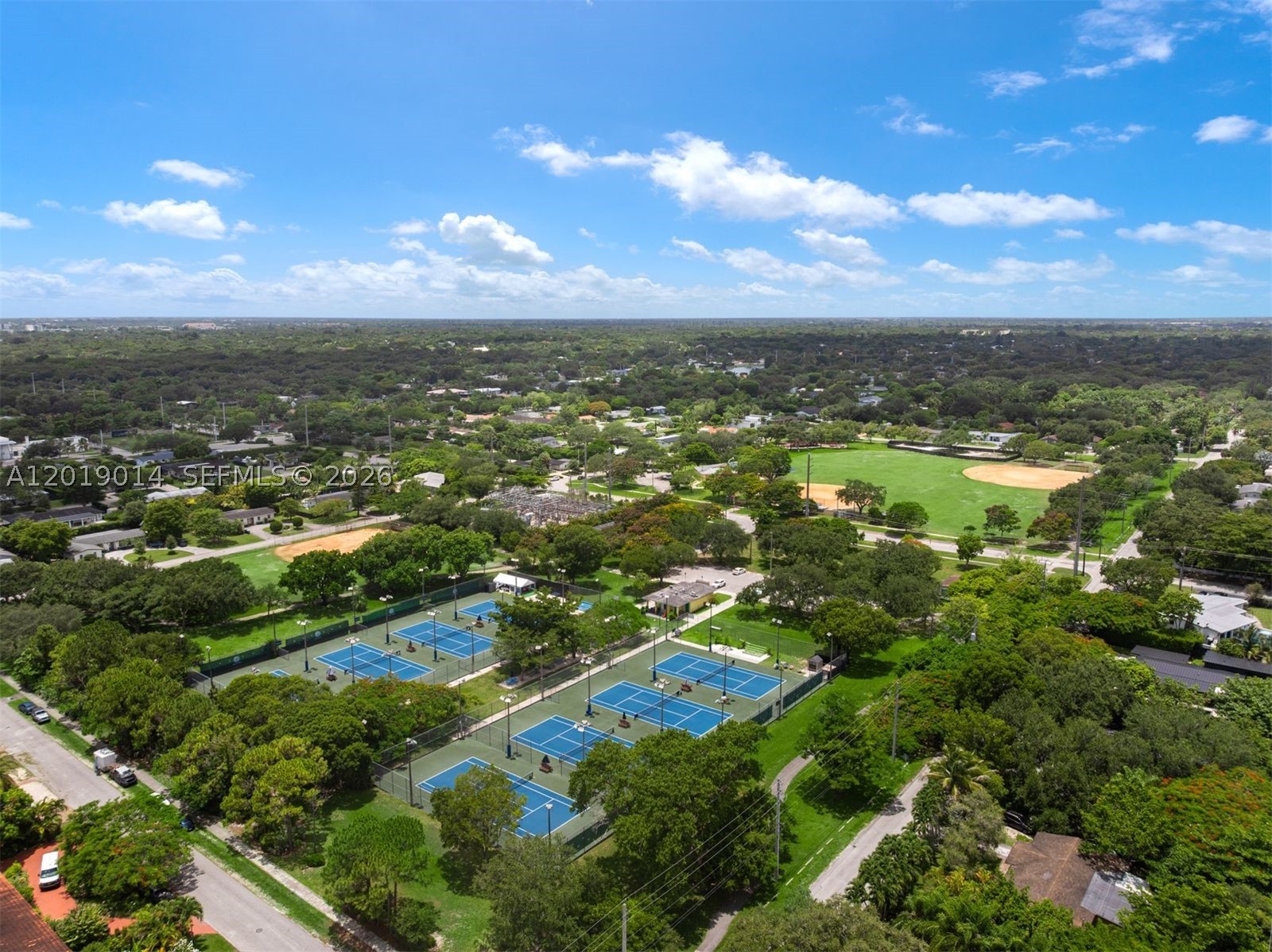 VENETIAN PALMS CONDO - Residential Lease