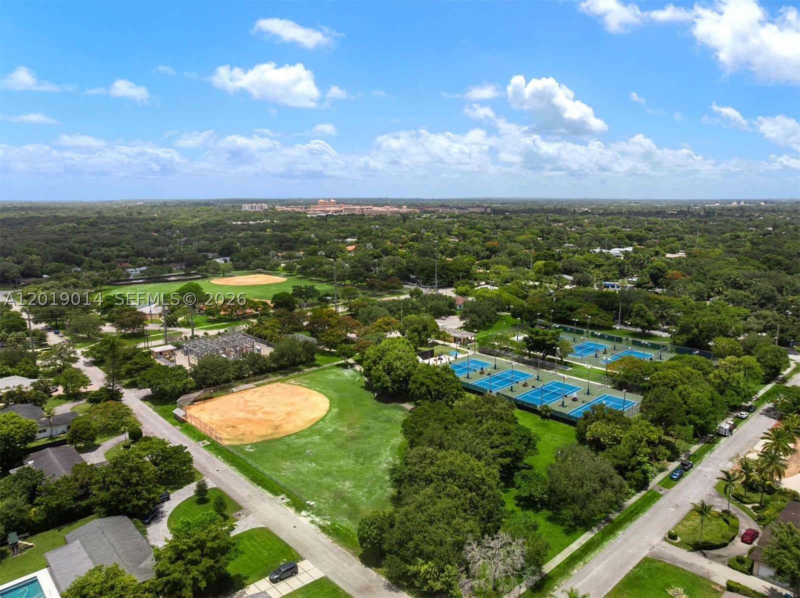 VENETIAN PALMS CONDO - Residential Lease