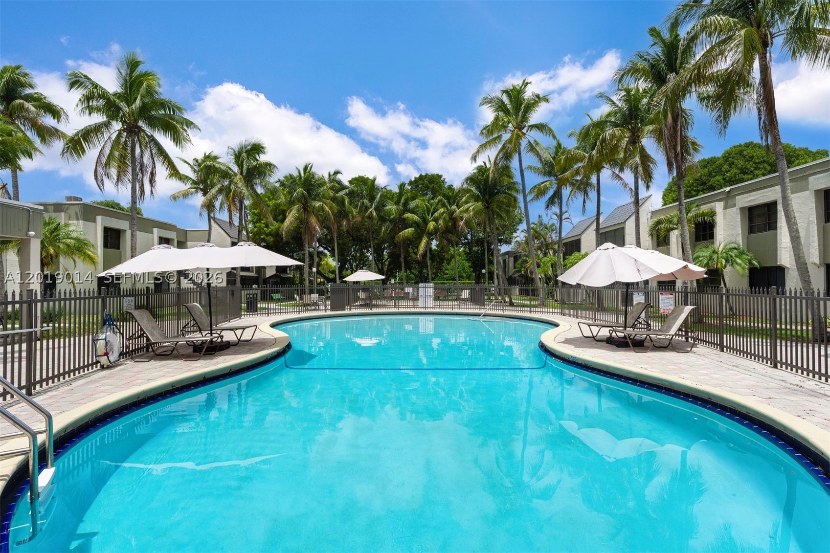 VENETIAN PALMS CONDO - Residential Lease