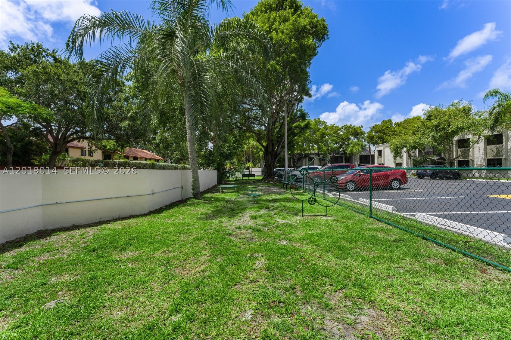 VENETIAN PALMS CONDO - Residential Lease