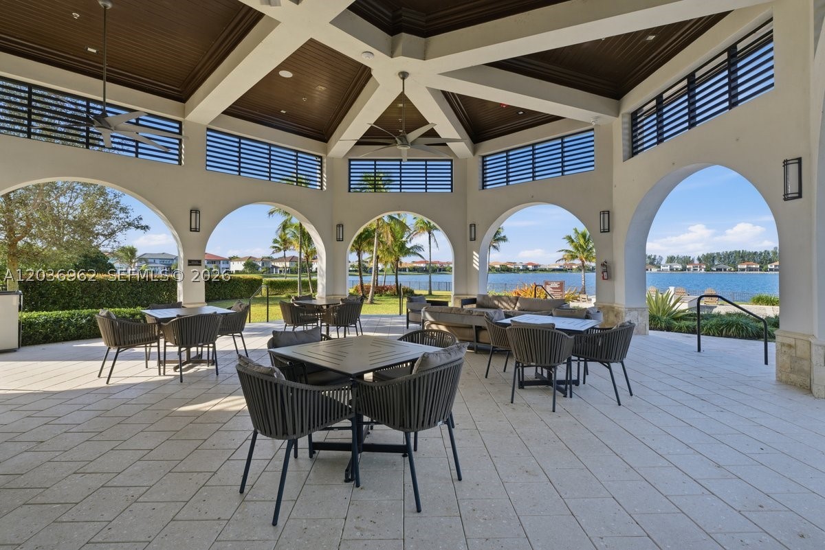 PARKLAND BAY - Residential